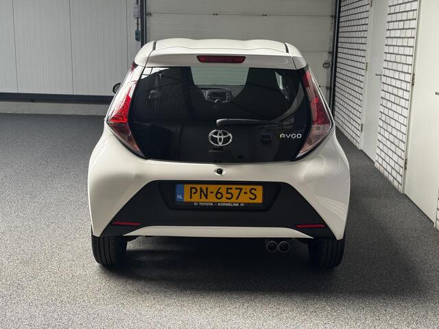 Toyota AYGO 1.0 VVT-i x-now 5-Drs