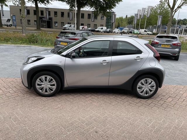 Toyota AYGO X 1.0 VVT-i MT Play