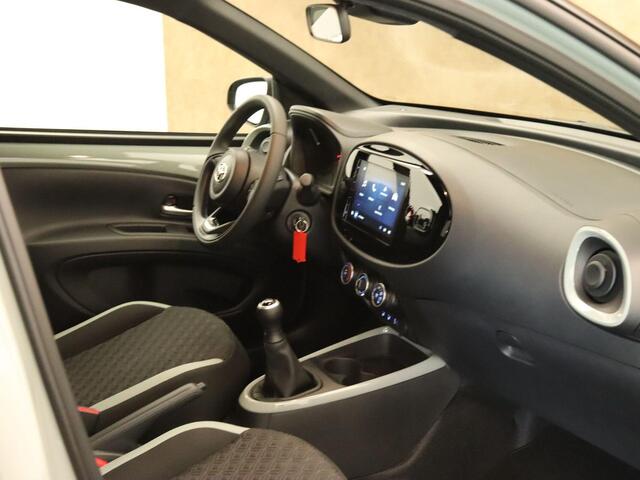 Toyota AYGO X 1.0 VVT-i MT Pulse - ACHTERUITRIJCAMERA - APPLE CARPLAY/ANDROID AUTO - STOELVERWARMING - CRUISE CONTROL ADAPTIEF - LED KOPLAMPEN - LICHTMETALEN VELGEN 17" INCH - BLUETOOTH TELEFOONVOORBEREIDING - RIJSTROOKSENSOR MET CORRECTIE
