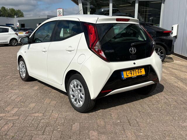 Toyota AYGO 1.0 VVT-i x-play