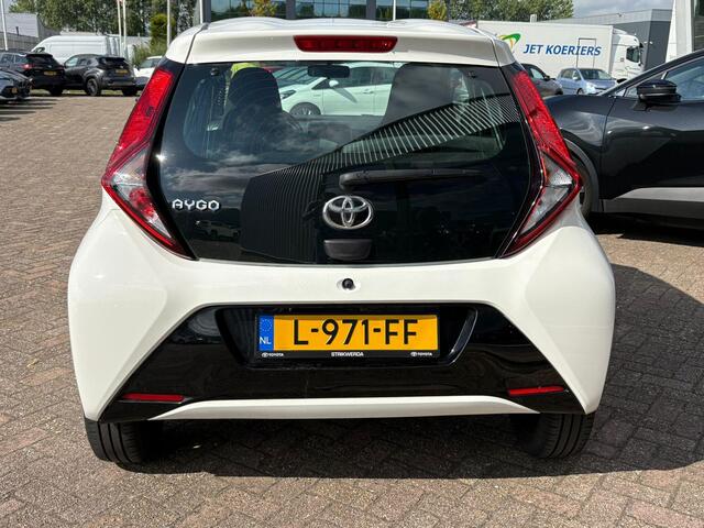 Toyota AYGO 1.0 VVT-i x-play