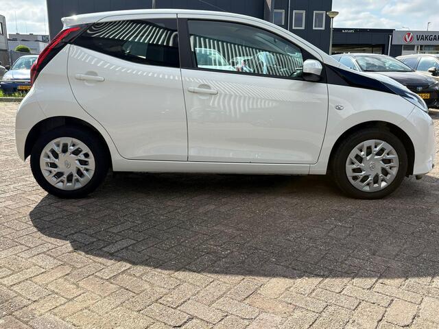 Toyota AYGO 1.0 VVT-i x-play