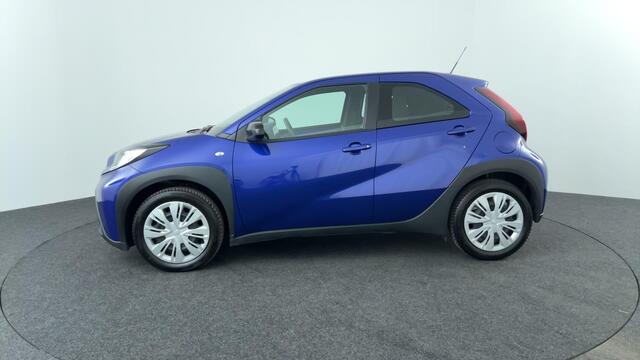 Toyota AYGO X 1.0 VVT-i MT Play / P.cam / All-season banden / Apple-Android auto