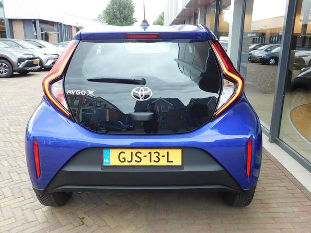 Toyota AYGO X 1.0 VVT-i MT Play
