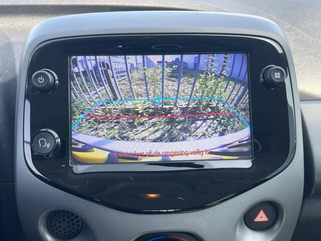 Toyota AYGO 1.0 VVT-i x-cite AUT! Carplay! Camera! VERWACHT!!
