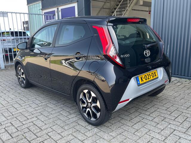 Toyota AYGO 1.0 VVT-i x-cite AUT! Carplay! Camera! VERWACHT!!