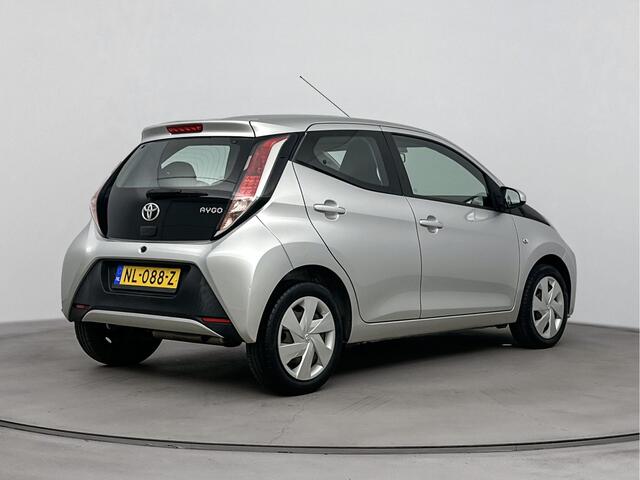 Toyota AYGO 1.0 VVT-i x-play Limited 5-Drs | Airco | Metallic Lak | 12 maanden BOVAG garantie |