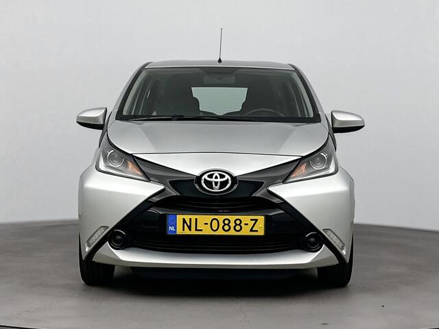 Toyota AYGO 1.0 VVT-i x-play Limited 5-Drs | Airco | Metallic Lak | 12 maanden BOVAG garantie |