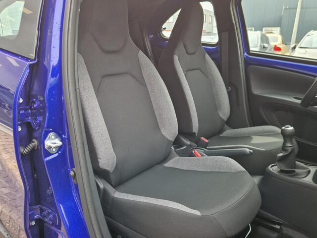 Toyota AYGO X 1.0 VVT-i MT Play Nieuw voertuig! Nu met ¤ 1.000,- inruilpremie