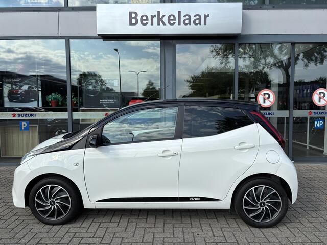 Toyota AYGO 1.0 VVT-i x-play | Automaat | two-tone | Achteruitrijcamera | Airco