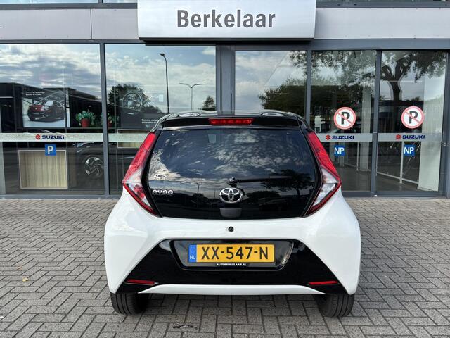 Toyota AYGO 1.0 VVT-i x-play | Automaat | two-tone | Achteruitrijcamera | Airco