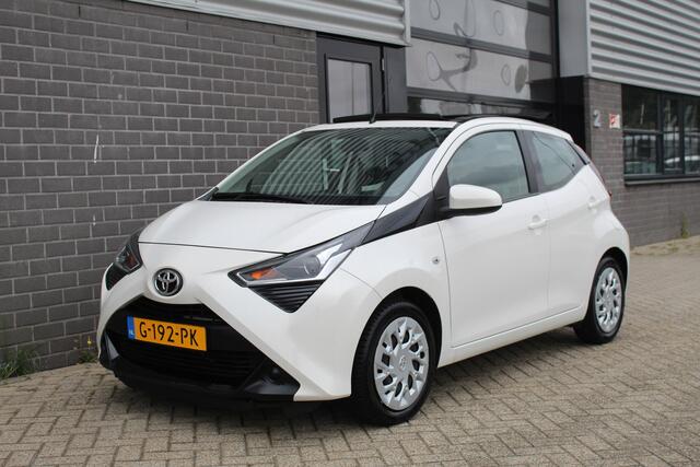 Toyota AYGO 1.0 VVT-i X-Play / Open dak / Carplay / Automaat