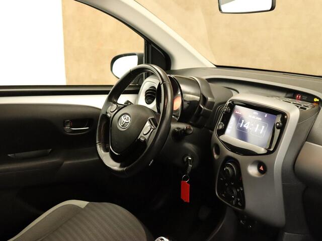 Toyota AYGO 1.0 VVT-i x-play limited - AIRCO - APPLE CARPLAY/ANDROID AUTO - BLUETOOTH TELEFOONVOORBEREIDING - ELEKTRISCHE RAMEN VOORZIJDE - LED DAGRIJVERLICHTING - MULTIFUNCTIONEEL STUURWIEL