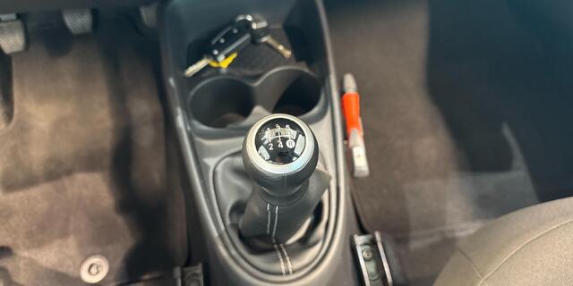 Toyota AYGO X 1.0 VVT-i MT Play | Airco | DAB radio |