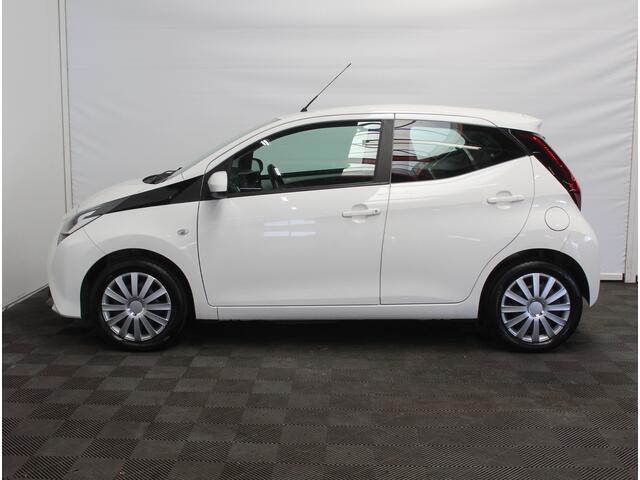 Toyota AYGO 1.0 VVT-i x-play CARPLAY | AIRCO | LED | CAMERA | STB | ISOFIX