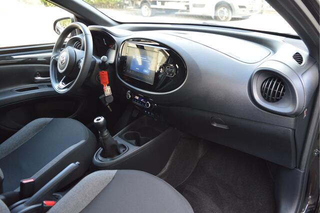 Toyota AYGO X 1.0 VVT-i MT Pulse Addapt Cruise / Lane assist / Apple,android / Lmv 17" / Led verl. /