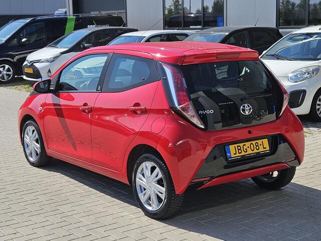 Toyota AYGO 1.0 VVT-i x-cite Automaat Navi Cam LM15 LED