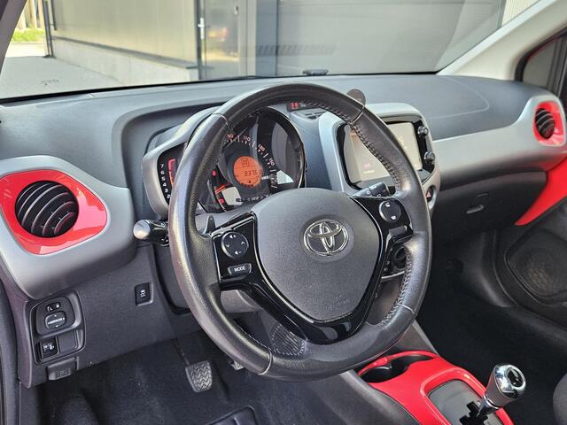 Toyota AYGO 1.0 VVT-i x-cite Automaat Navi Cam LM15 LED