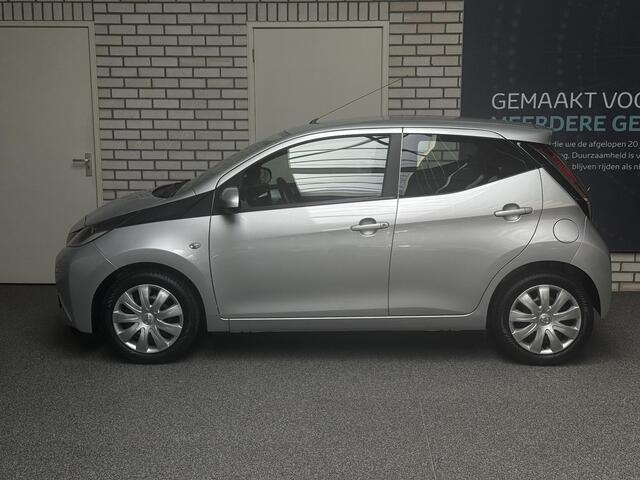 Toyota AYGO 1.0 VVT-i x-play automaat