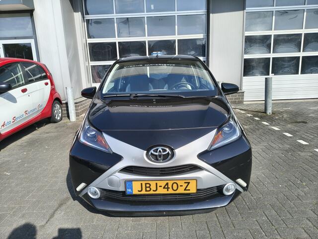 Toyota AYGO 1.0 VVT-i x-play