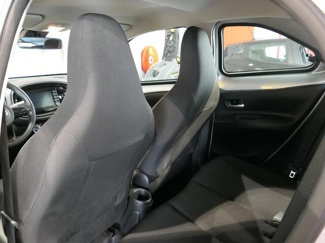 Toyota AYGO X 1.0 VVT-i MT Play - Adaptive cruise, camera, bluetooth