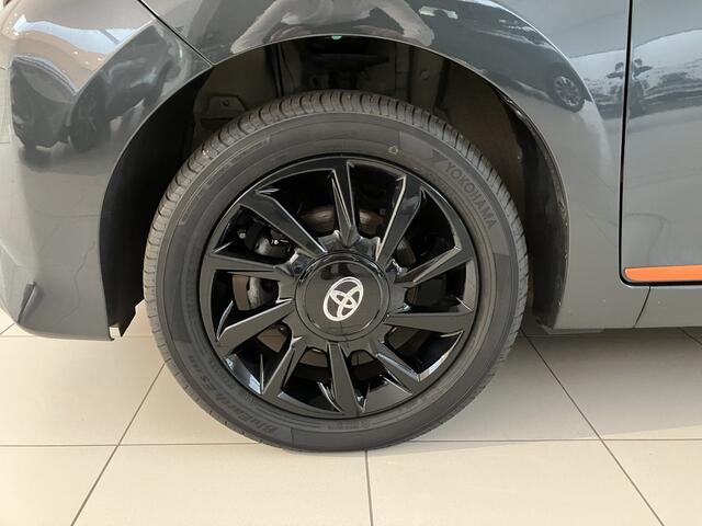 Toyota AYGO 1.0 VVT-i x-JBL | Apple Carplay | Dealeronderhouden | Climate Control |