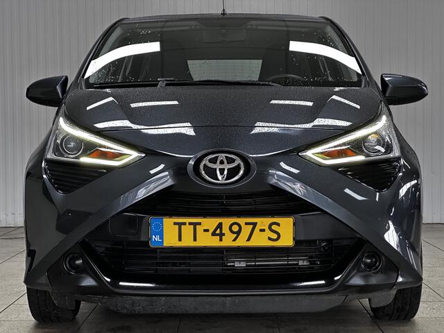 Toyota AYGO 1.0 VVT-i x-play/ Camera/ NAVI!/ Airco/ C.V. Afstand/ Elek. pakket/ Isofix/ Bluetooth/ Multi. LEDER. Stuur/ LED Dagrijverl.
