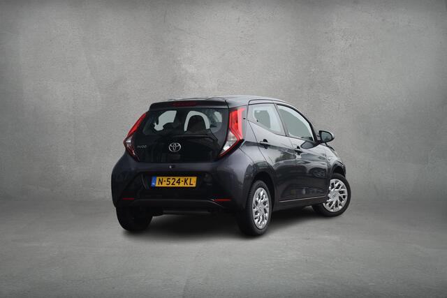 Toyota AYGO 1.0 VVT-i x-play | Apple CarPlay | Camera | Cruise | Airco