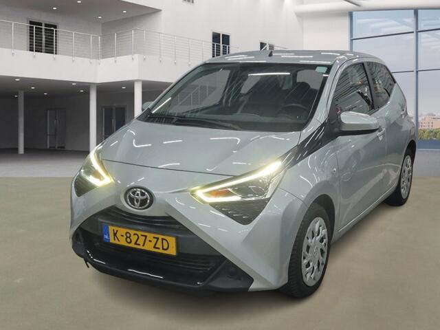 Toyota AYGO 1.0 VVT-i x-play AUT! Camera! Carplay! VERWACHT!!