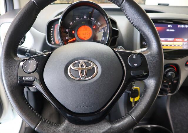 Toyota AYGO 1.0 VVT-i x-play | Carplay | 4 nw.AllSeasons | jaarbeurt | led