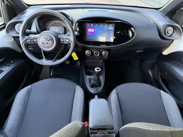 Toyota AYGO X 1.0 VVT-i MT Play / Eerste Eigenaar / Dealer Onderhouden / Navigatie via Apple Carplay & Android Auto / Achteruitrij Camera / Cruise /