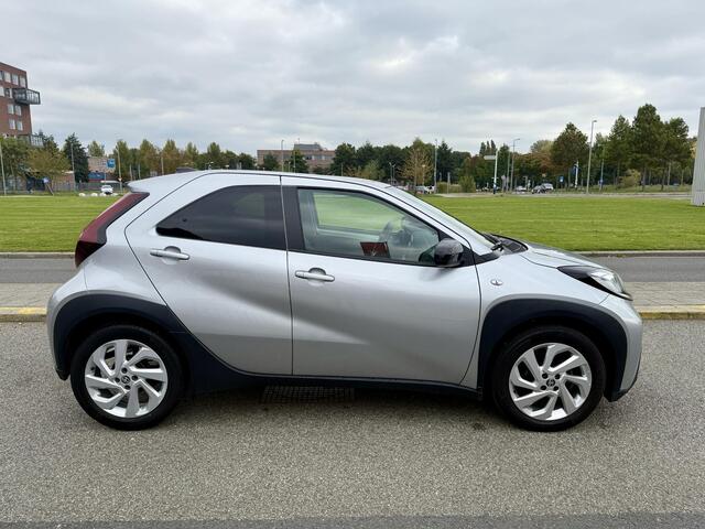 Toyota AYGO X 1.0 VVT-i MT first 17'' LMV / Carplay / Stoelverwarming