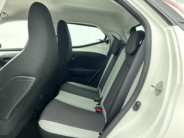 Toyota AYGO 1.0 VVT-i x-play | Dealer onderhouden | Achteruitrijcamera |