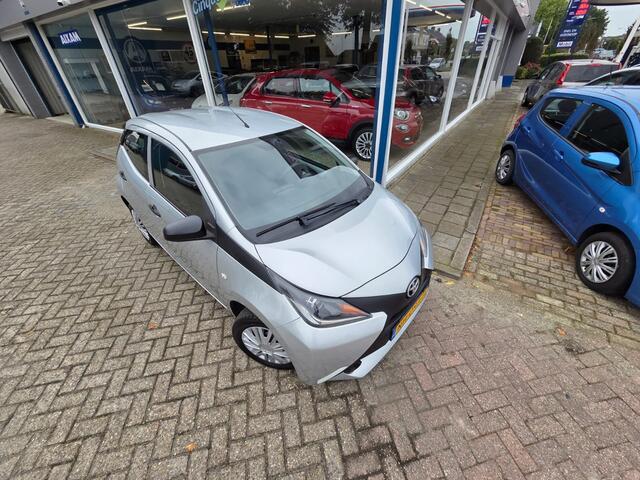 Toyota AYGO 1.0 VVT-i x-fun