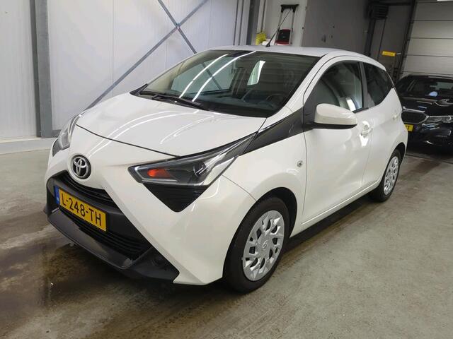 Toyota AYGO 1.0 VVT-i x-play AUT! 1e Eig! Camera! Carplay! VERWACHT!