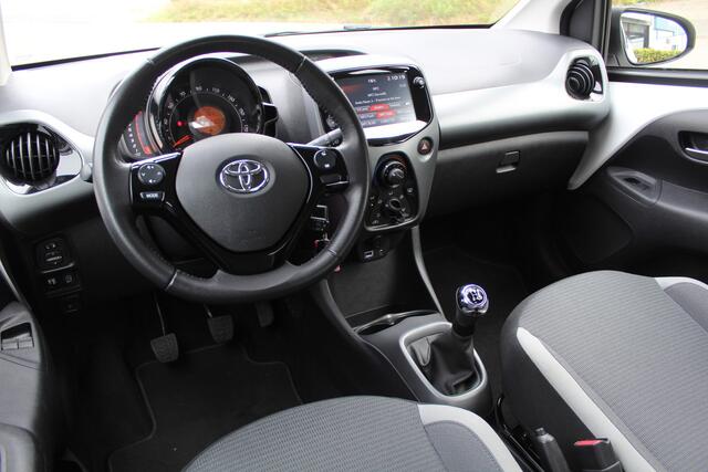 Toyota AYGO 1.0 VVT-i x-play | Rijklaar | Apple/Android | Airco | Camera | DAB | El.Pakket | Dealer onderhouden
