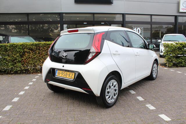 Toyota AYGO 1.0 VVT-i x-play | Rijklaar | Apple/Android | Airco | Camera | DAB | El.Pakket | Dealer onderhouden