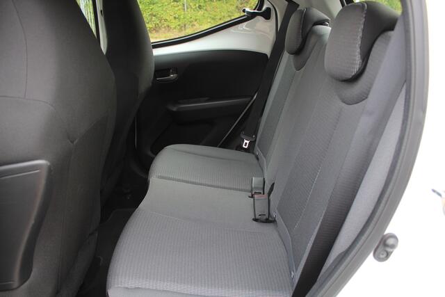 Toyota AYGO 1.0 VVT-i x-play | Rijklaar | Apple/Android | Airco | Camera | DAB | El.Pakket | Dealer onderhouden