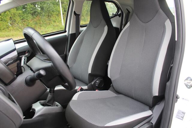 Toyota AYGO 1.0 VVT-i x-play | Rijklaar | Apple/Android | Airco | Camera | DAB | El.Pakket | Dealer onderhouden