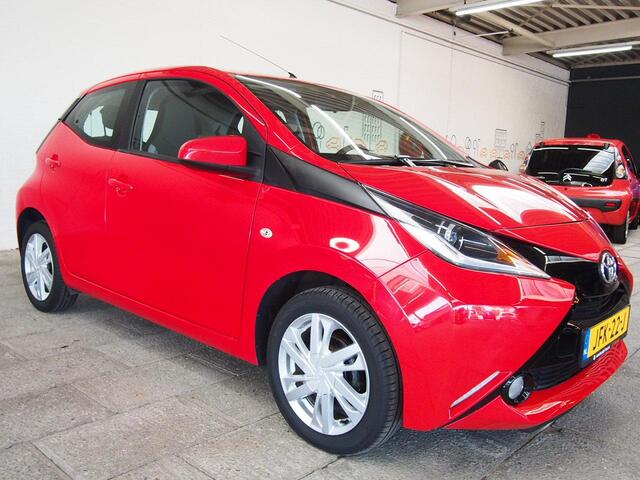 Toyota AYGO 1.0 VVT-i x-play (APK:Nieuw) Incl.garantie