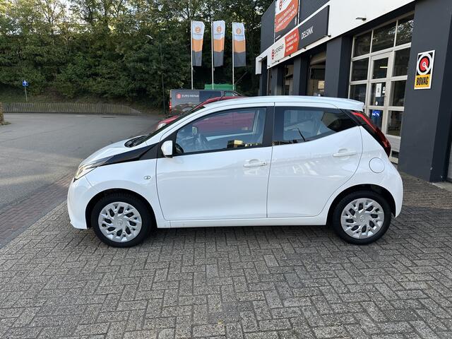Toyota AYGO 1.0 VVT-i Automaat x-play All-in Prijs Cruise/Carplay/Airco/Camera