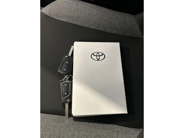 Toyota AYGO X 1.0 VVT-i MT Play | Achteruitrijcamera | Cruise control | Lane assist | Climate control | Apple carplay | Stoelverwarming