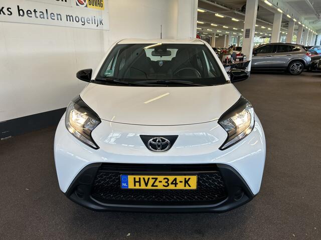 Toyota AYGO X 1.0 VVT-i MT Play | Achteruitrijcamera | Cruise control | Lane assist | Climate control | Apple carplay | Stoelverwarming