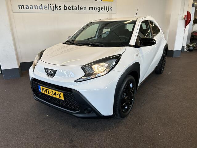 Toyota AYGO X 1.0 VVT-i MT Play | Achteruitrijcamera | Cruise control | Lane assist | Climate control | Apple carplay | Stoelverwarming