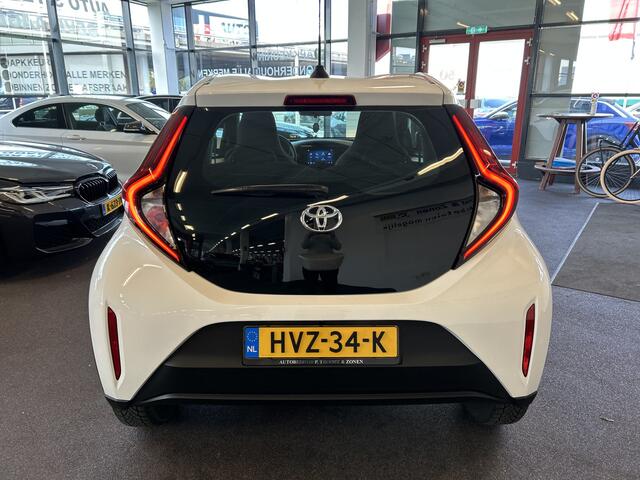 Toyota AYGO X 1.0 VVT-i MT Play | Achteruitrijcamera | Cruise control | Lane assist | Climate control | Apple carplay | Stoelverwarming