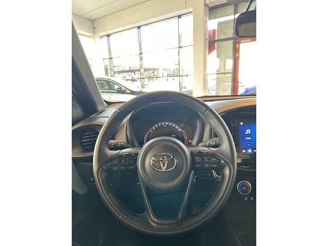 Toyota AYGO X 1.0 VVT-i MT Play | Achteruitrijcamera | Cruise control | Lane assist | Climate control | Apple carplay | Stoelverwarming