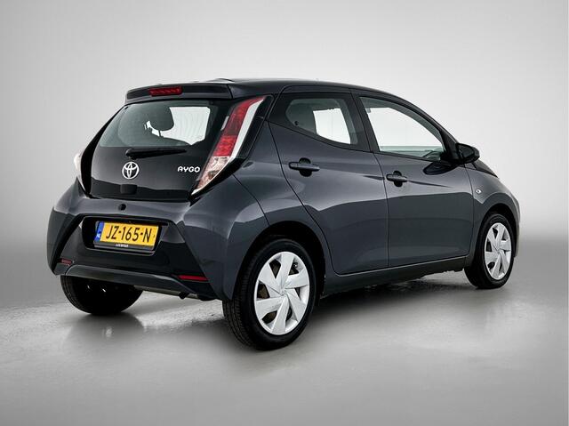 Toyota AYGO 1.0 VVT-i x-play | Navigatie | Airco | Metallic Lak | Dealer Onderhouden |