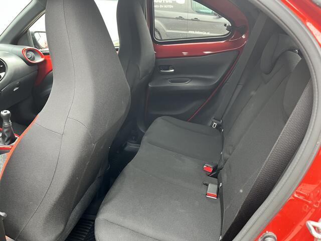 Toyota AYGO X 1.0 VVT-i MT Envy Premium PDC Clima Stoelverwarming Apple Carplay Android auto