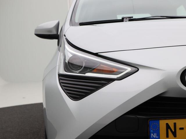 Toyota AYGO 1.0 VVT-i x-play | Carplay | Camera | Airco | 15 Inch | 54.101 Km!