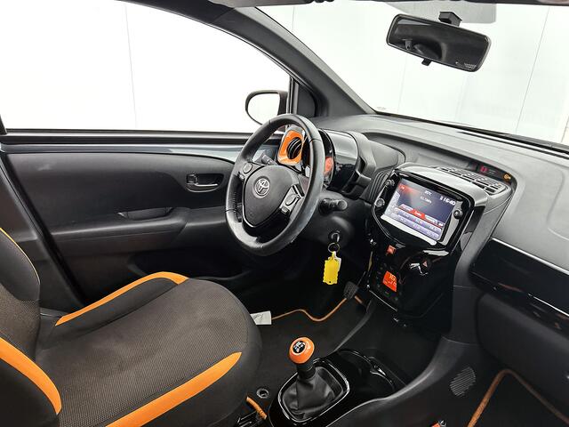 Toyota AYGO 1.0 VVT-i x-JBL | Apple Carplay / Android Auto | Climate control | Cruise control | SL 29